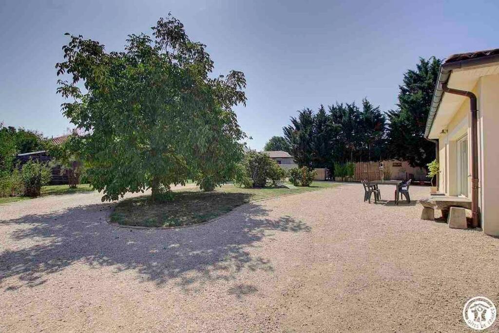Gite L'Entraxe Tres Lumineux Au Coeur De Saint Didier Exteriér fotografie